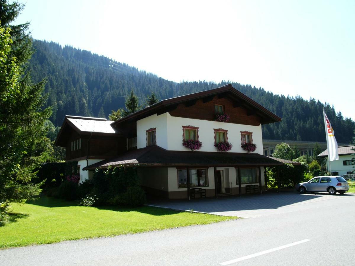 Appartements Burtscher Klosterle am Arlberg ภายนอก รูปภาพ